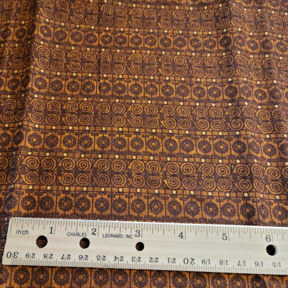 Cotton Fabric Lot 2 Pcs Farm Animal Cow Print & Geo 23x32–14x42" Brown Scraps - Picture 6 of 8